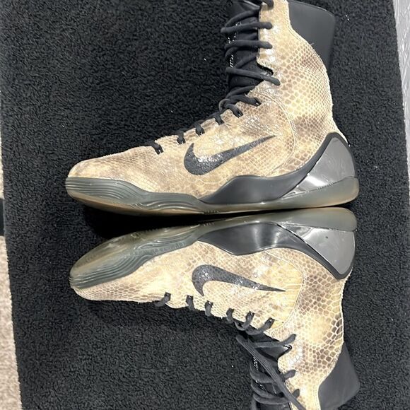 ?? NIKE KOBE 9 High EXT QS Basketball Shoes 716616 001‎ Men Size 8 -GUC main image 2